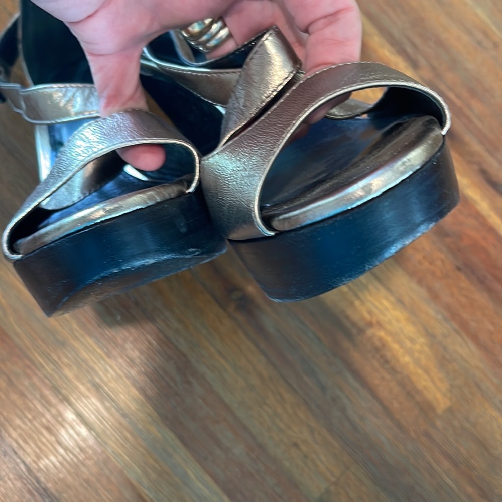 Burberry Metallic Gold Wooden Wedge Heel Leather Criss Cross Sandal - 41 10 - Picture 5 of 16